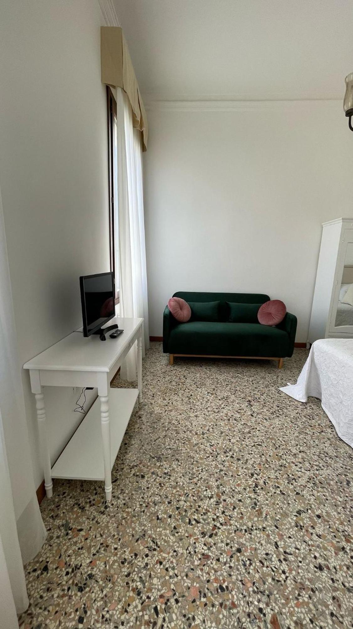 Residenza Stardust With Canal View Venise